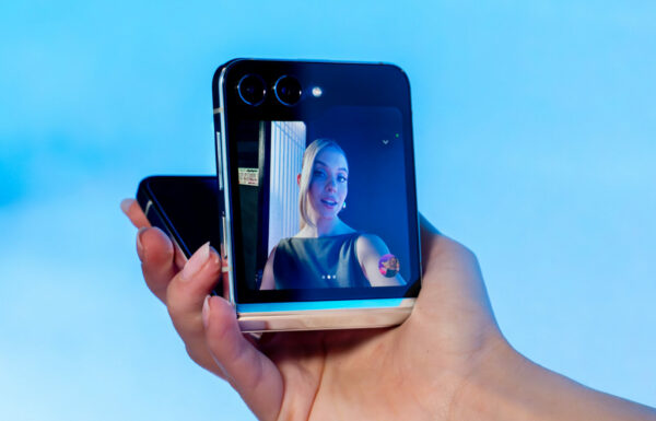 Hinge & External Display take the Galaxy Z Flip5 to Next level