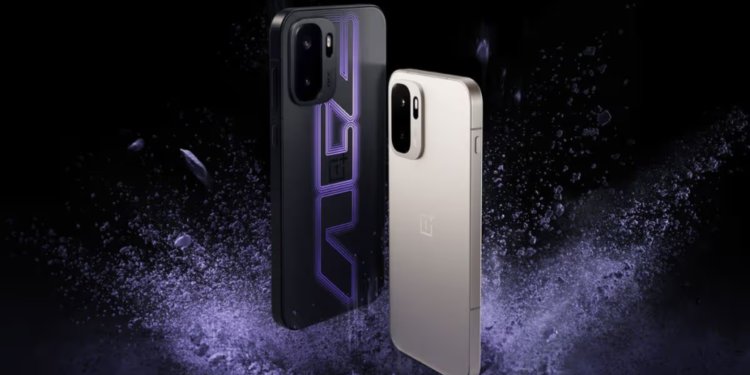 Image of two smartphones one black and one White -OnePlus Ace 6 Ultra Specs Surface Before China Debut