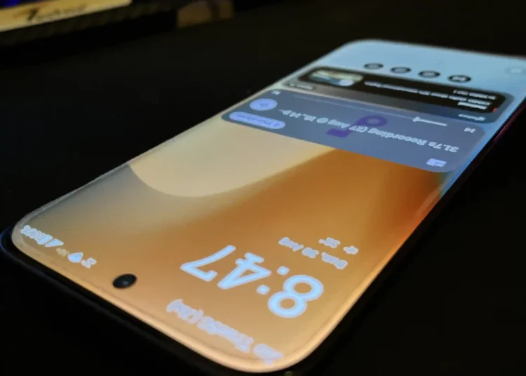 smartphone display-Motorola Edge 70 Fusion at ₹30,999: Is It Worth Buying in 2026?