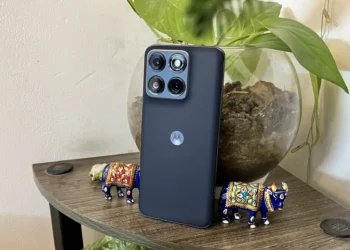 A blue smart phone,Motorola Edge 70 Fusion at ₹30,999: Is It Worth Buying in 2026?